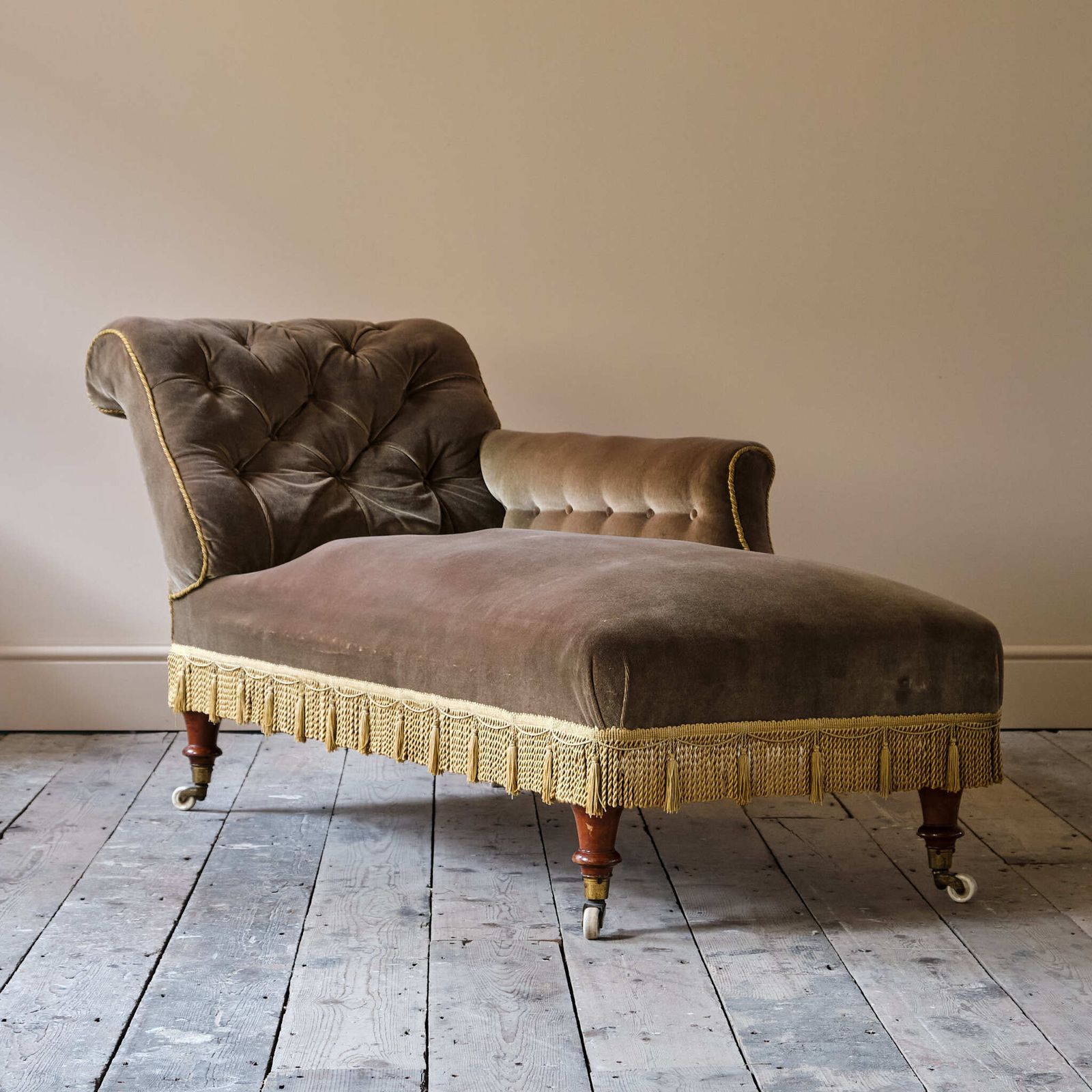 19th Century Country House Chaise Longue photo buy