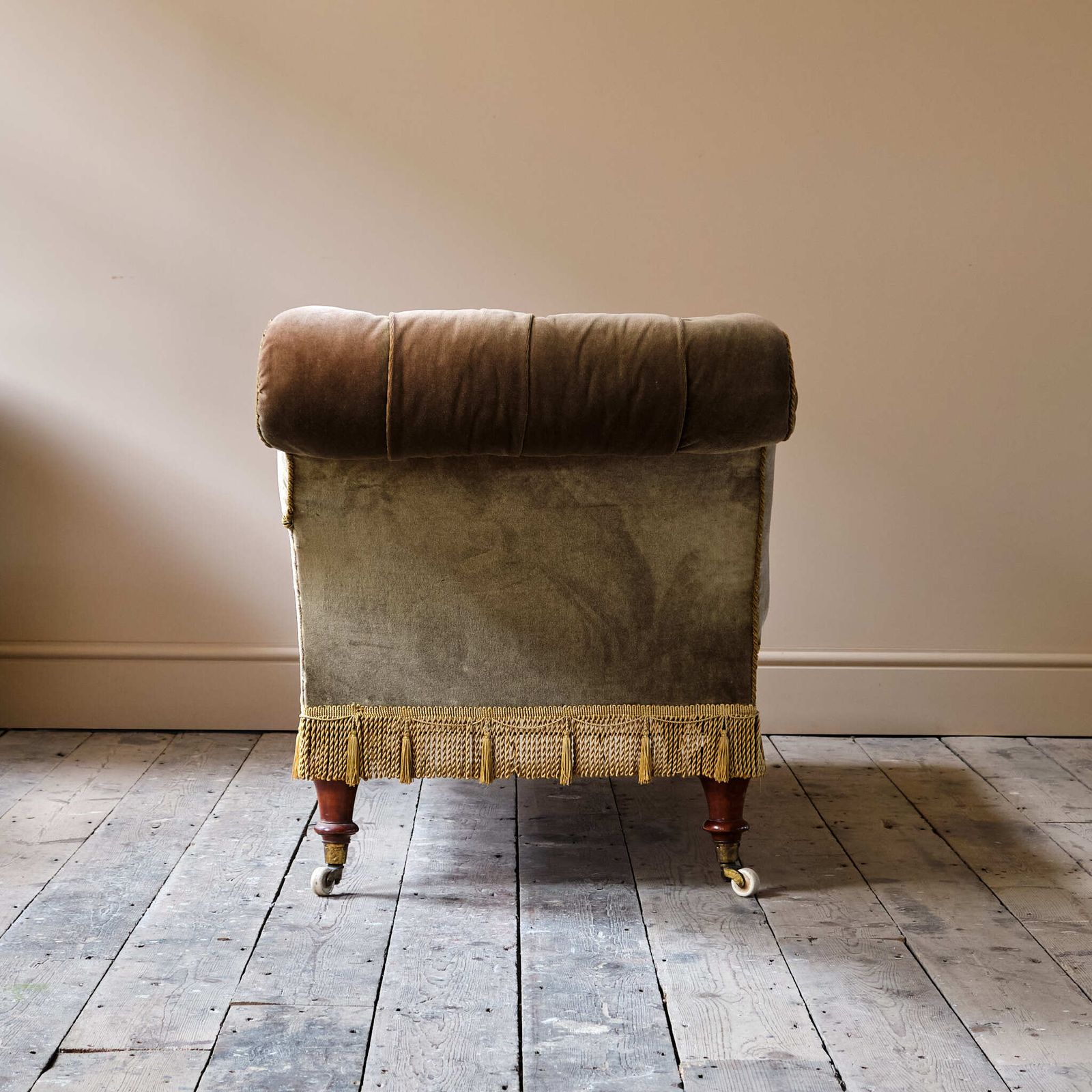 1150.0 19th Century Country House Chaise Longue photo