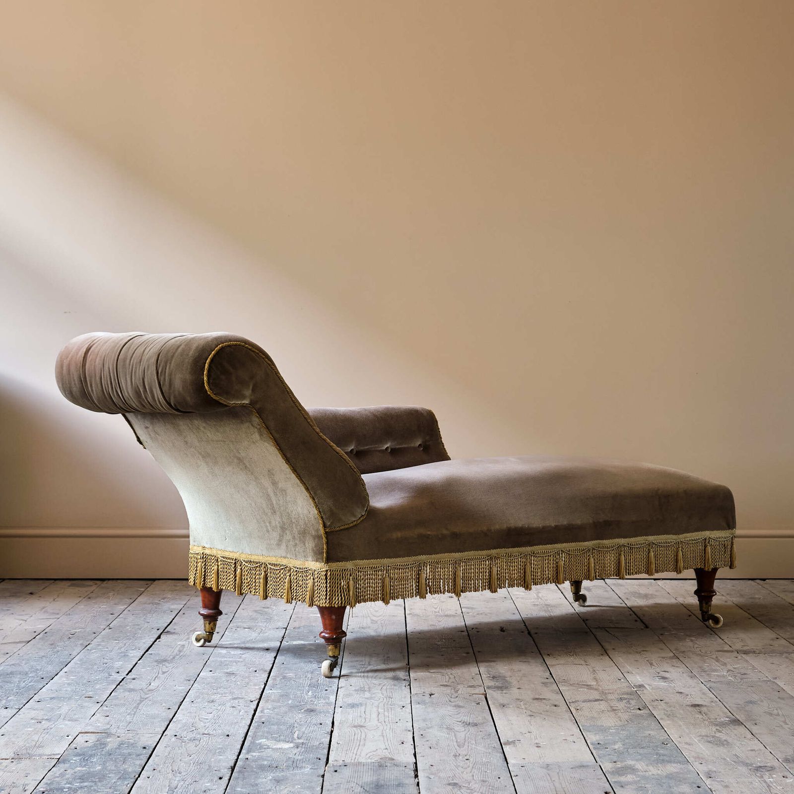 photo vinterior 19th Century Country House Chaise Longue