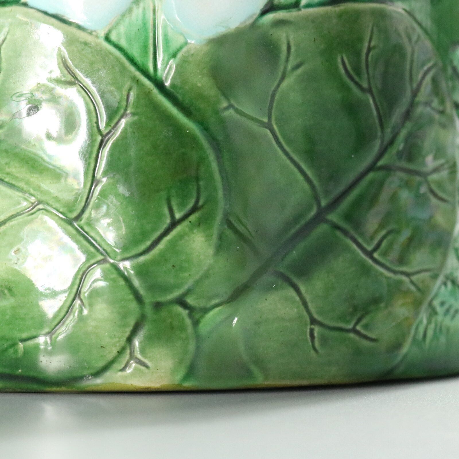 Woonaccessoires Holdcroft Majolica Pond Lily kaasstolp met onderbord photo