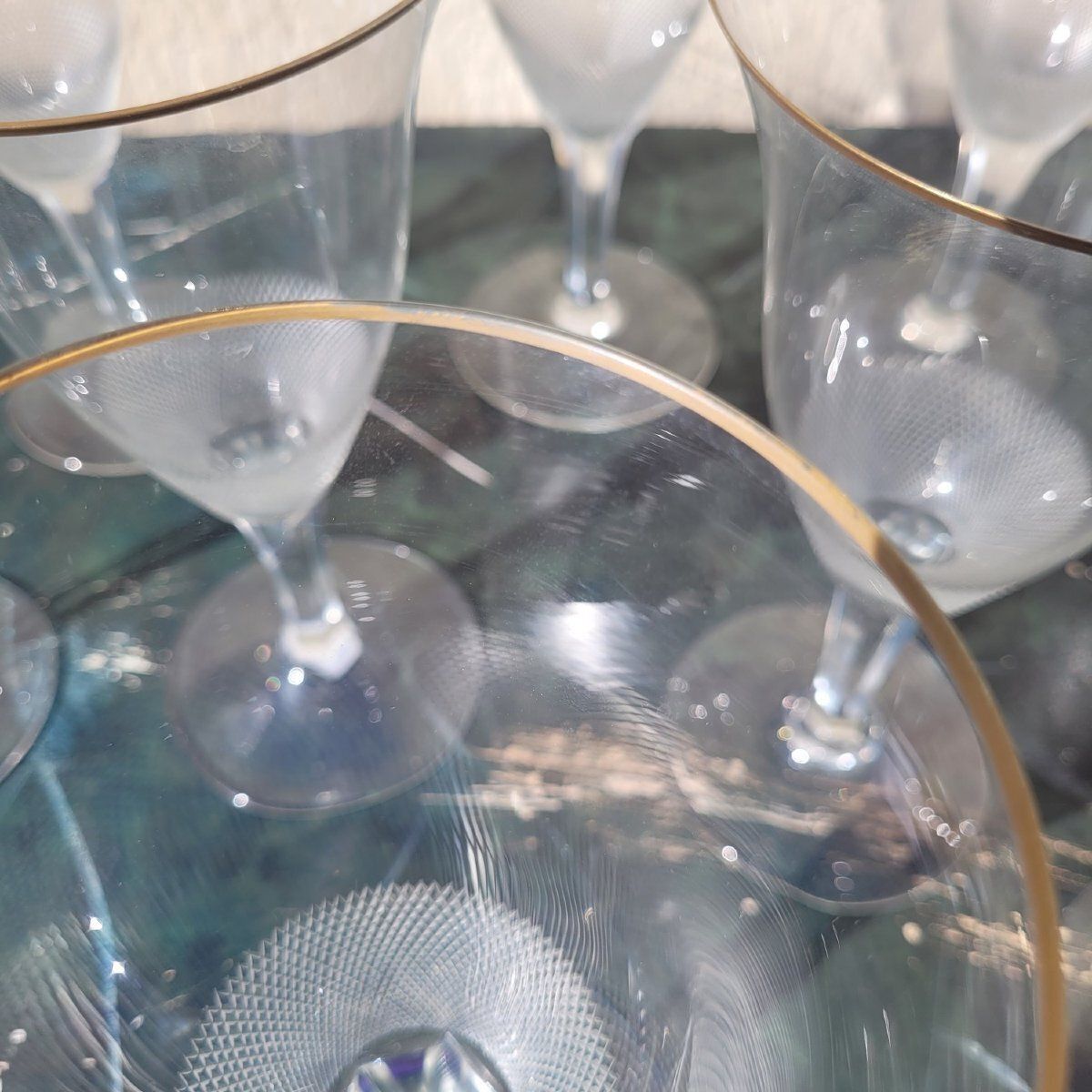 Service de 11 grands verres et 2 carafes, XXe siècle, Italie photo vinterior