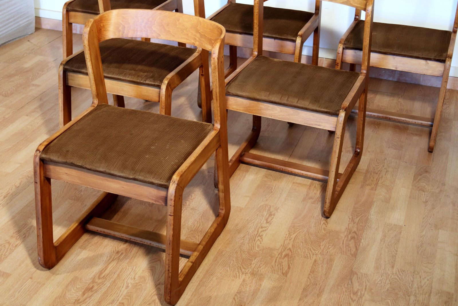 photo for sale Set Van 6 Eetkamerstoelen Van Willy Rizzo Voor Mario Sabot In Bruine Velours Bekleding, Italië, Jaren 1970