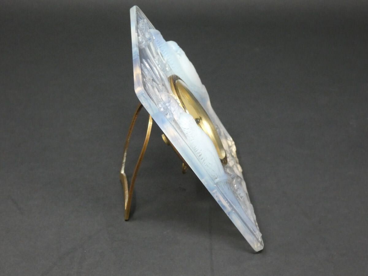 Rene Lalique Opaalglazuur Glas 'Inseparables' Klok photo furniture