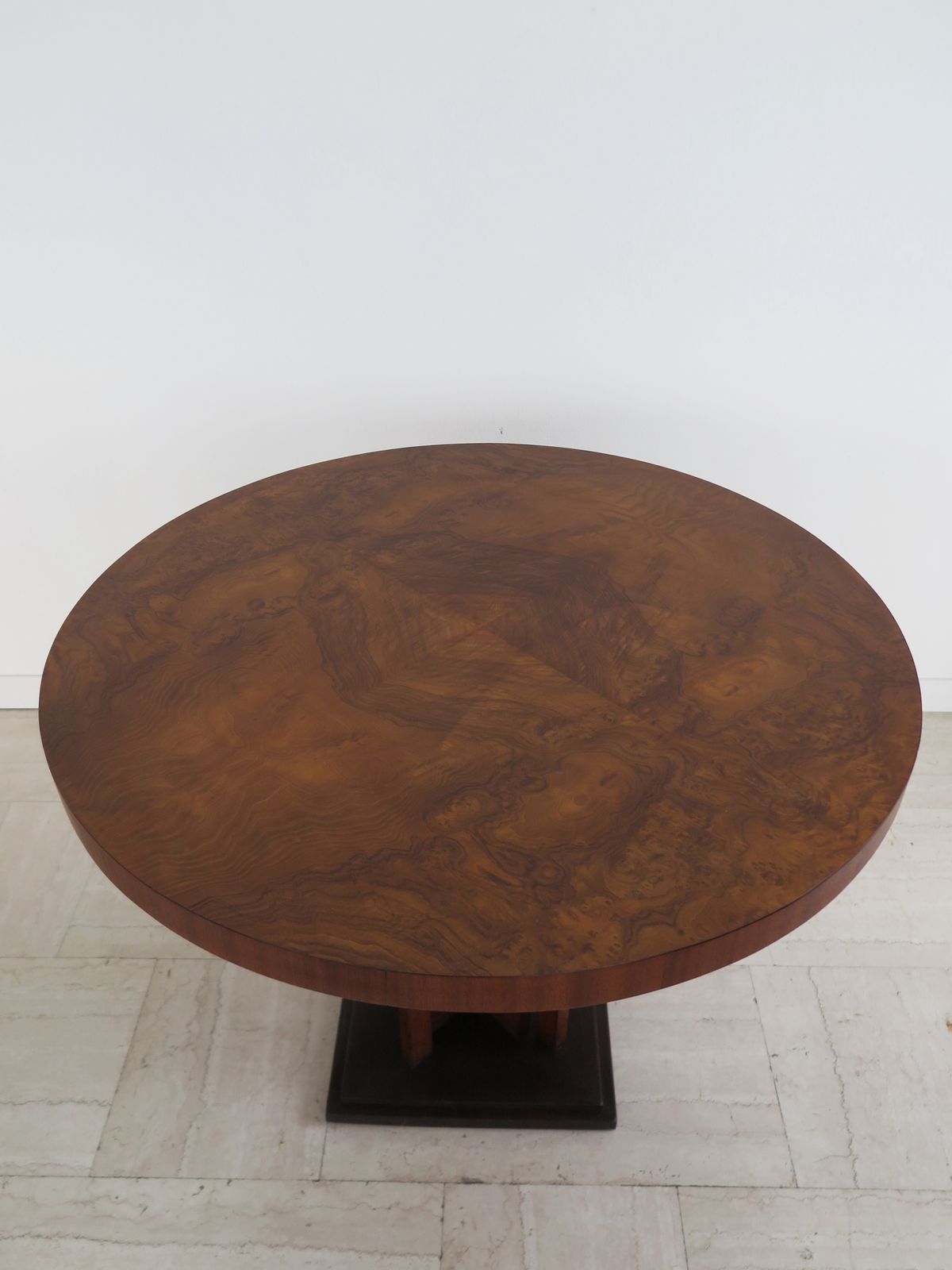 photo vintage Couple Of  Burl Wood Tables Or Gueridon Art Decò With Sculptural Legs, Italy 1930s