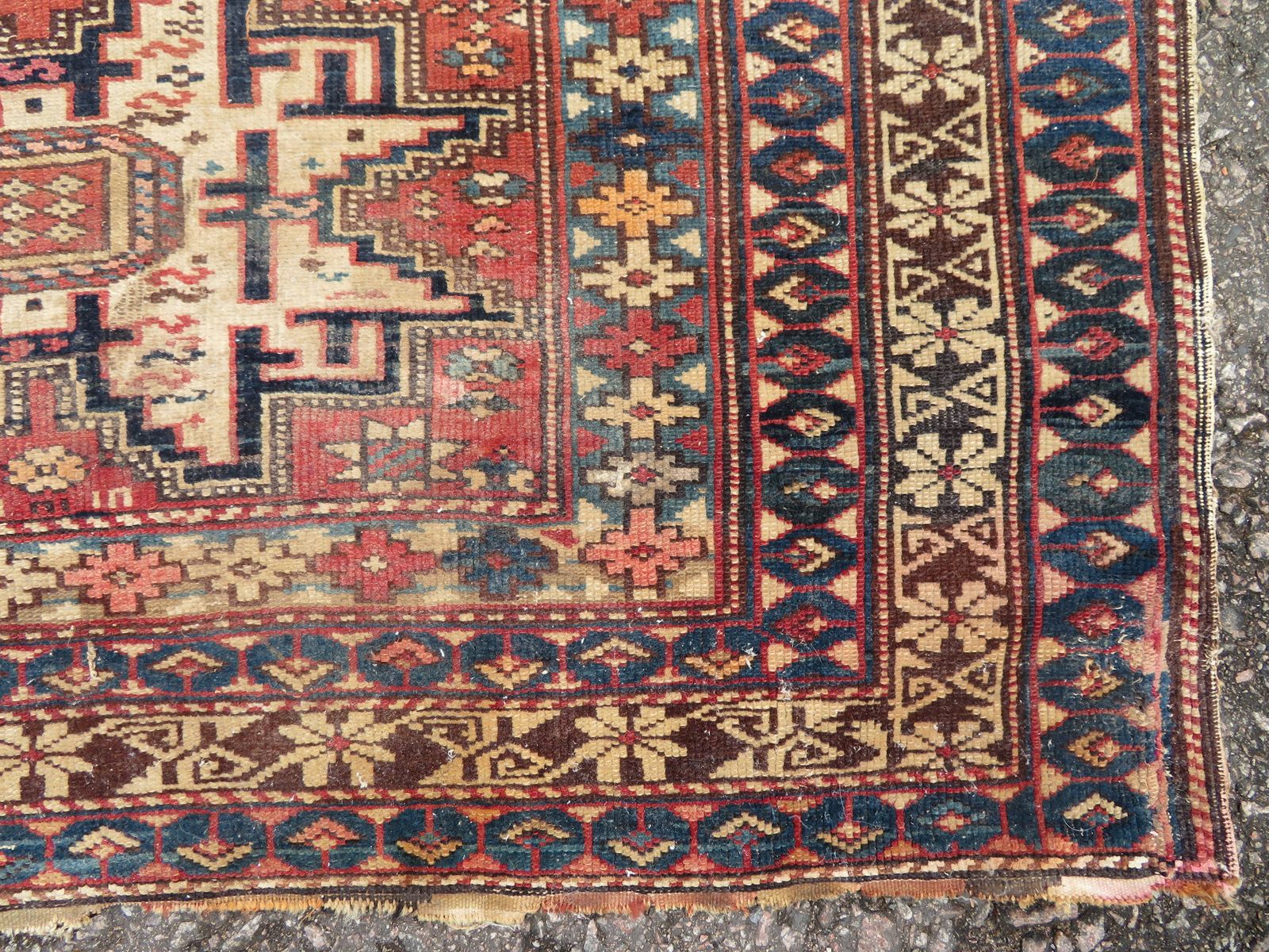 Distressed Antique Caucasian Daghestan Rug. 132cm X 102cm photo vinterior