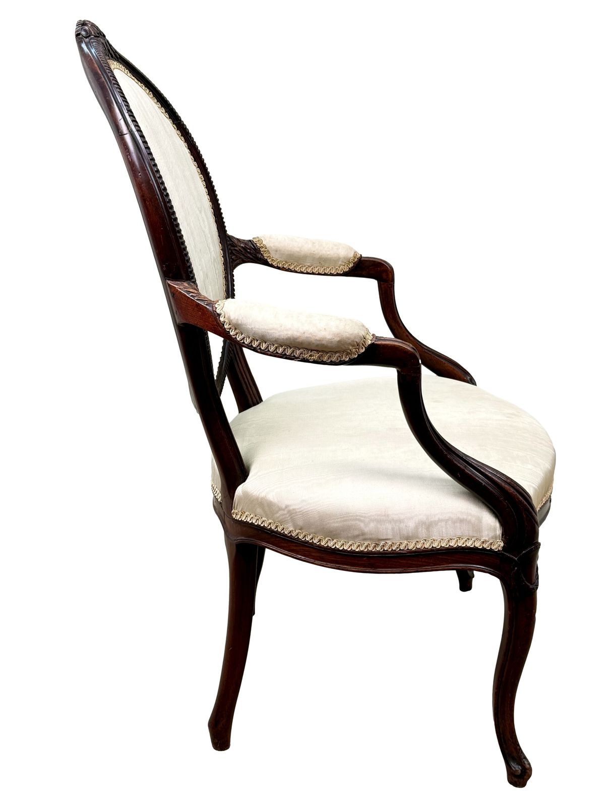 photo furniture Georgian 18th Century English Hepplewhite Mahogany Salon Chair (England, Circa 1780)