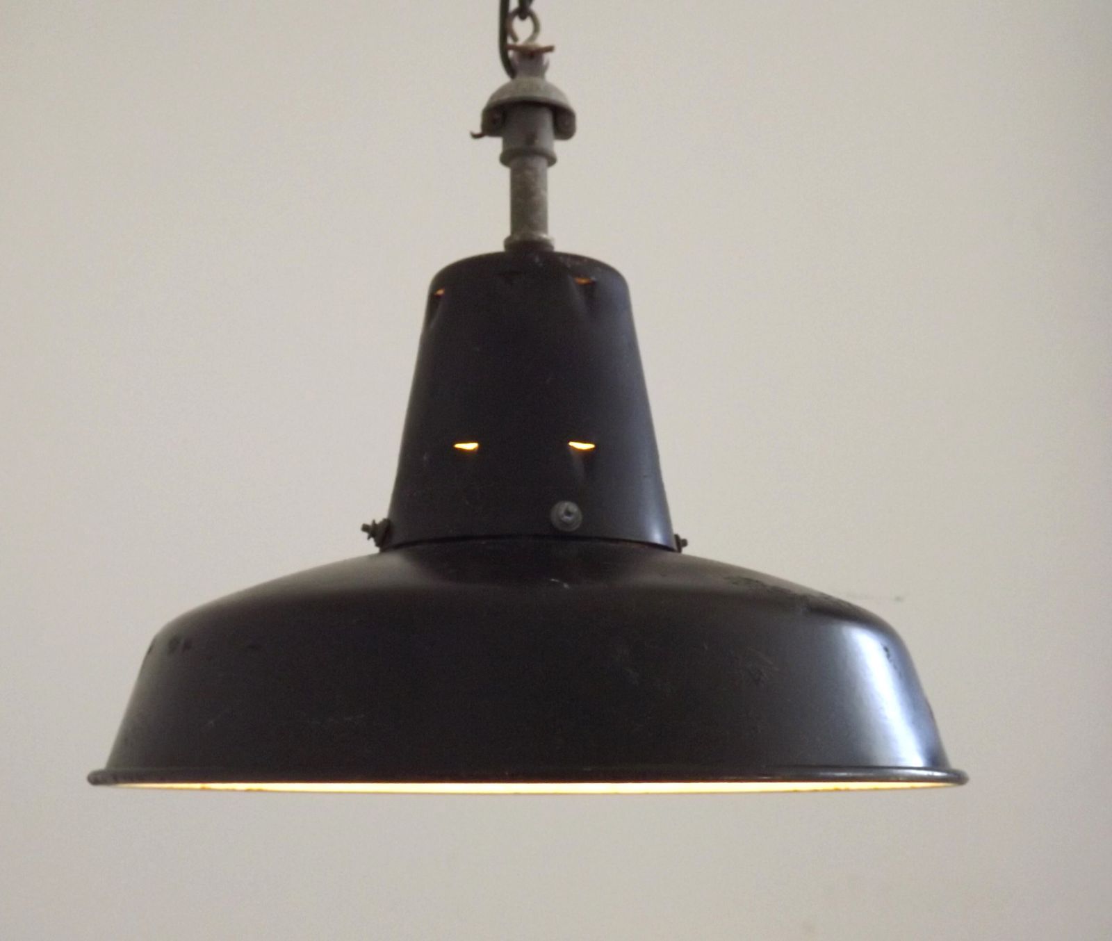 Suspension d'atelier émaillée « Reflecto Lux », France, années 1950