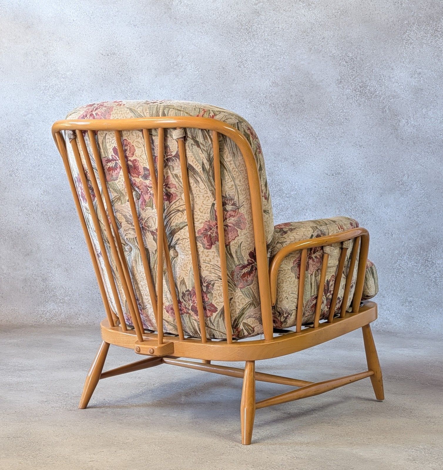 photo furniture Vintage Ercol Blonde Windsor Jubilee 766 Armchair