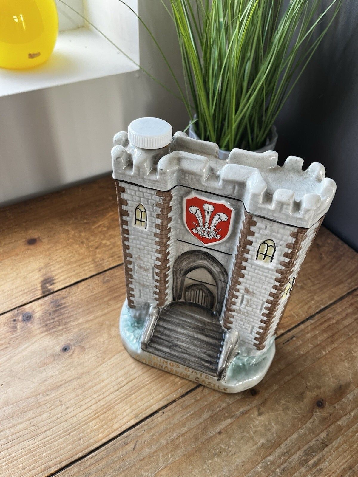 1969 Prince Of Wales Investiture Charles Caernarfon Castle Kings Gate Decanter photo Home Decor