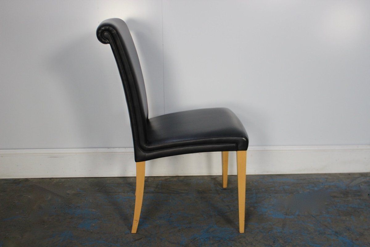 photo vinterior Poltrona Frau Vittoria Dining Chair In Black Pelle Frau Leather