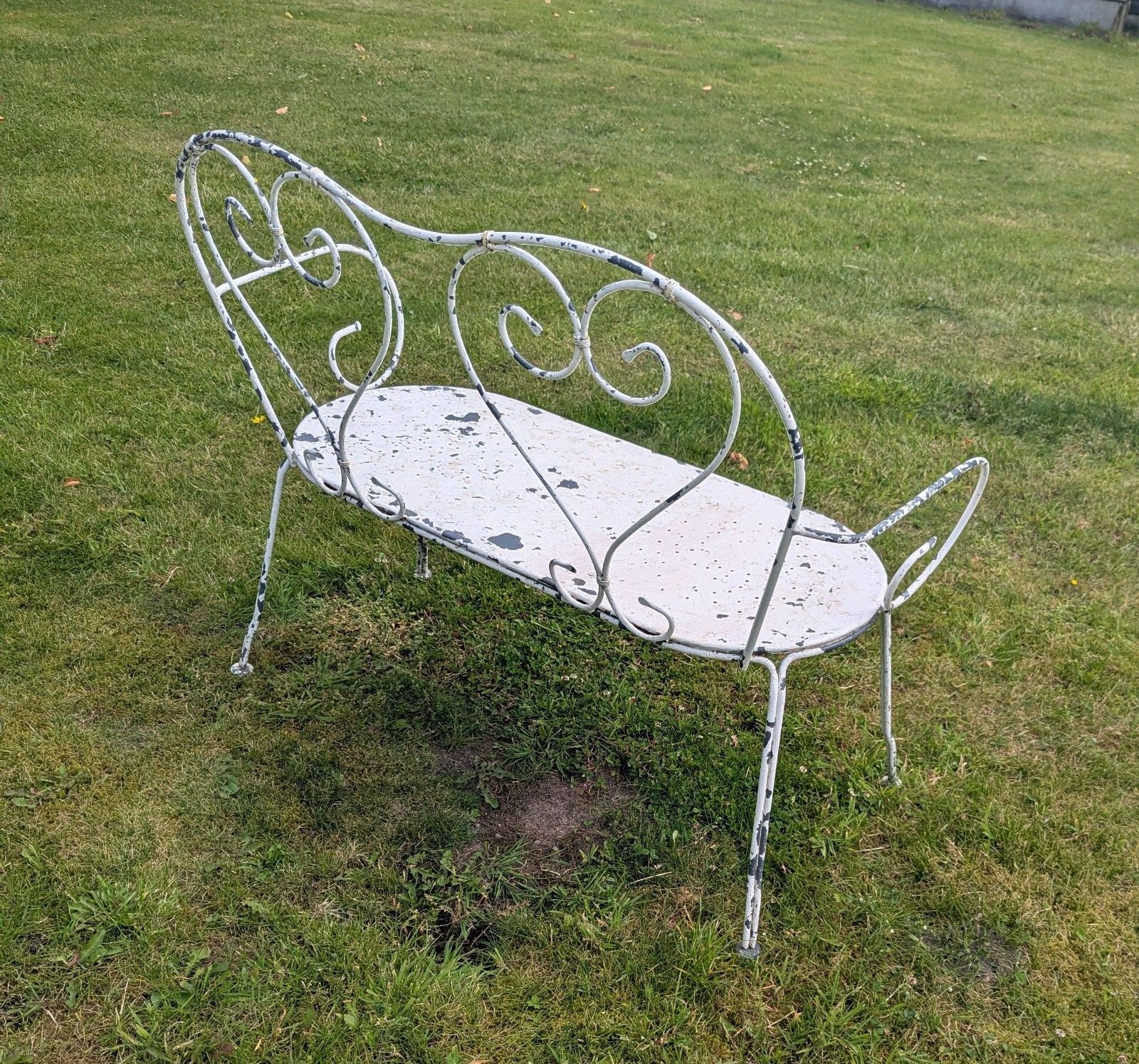 photo furniture Vintage Scrolled Metal French Garden Bench Delivery Available 0349