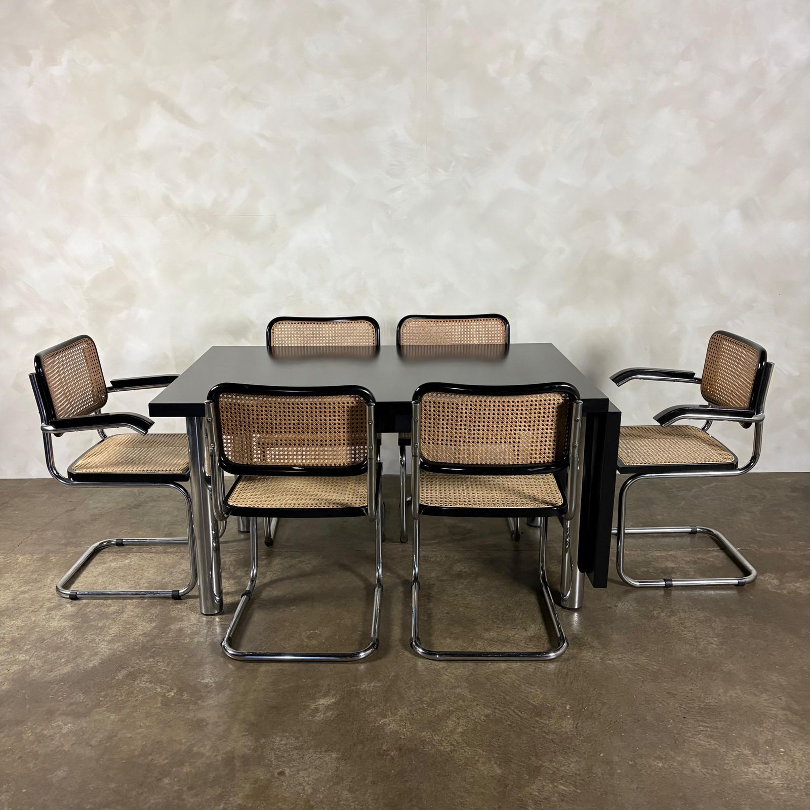 photo vintage Six Black Marcel Breuer Cesca Dining Chairs With Matching Extending Dining Table Mid Century Retro Mcm