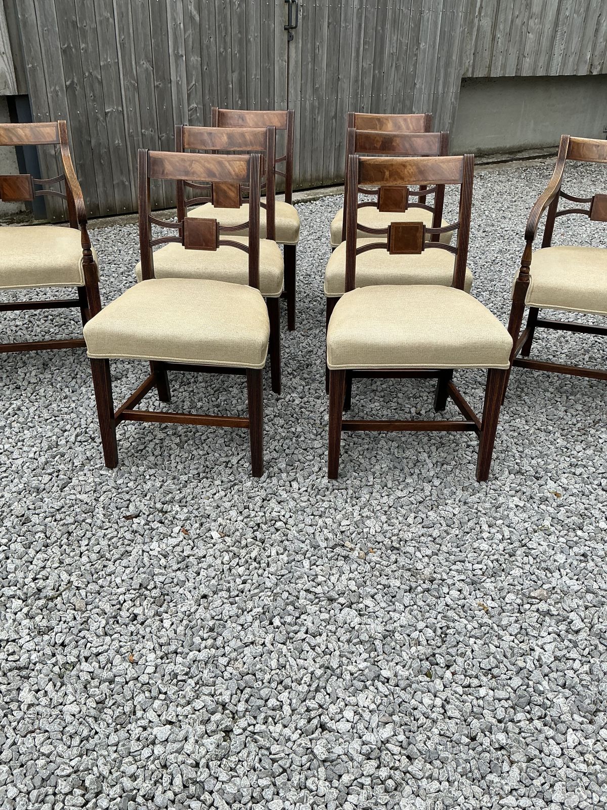 photo vinterior A Superb Set Of 8 Mahogany Georgian Chairs 6 Singles And 2 Carvers