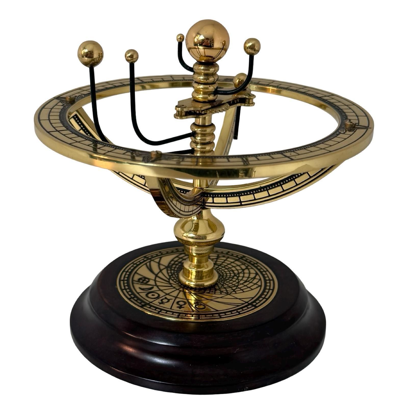 Franklin Mint   Orrery   Verguld Messing op Houten Voet   1987 photo Woonaccessoires