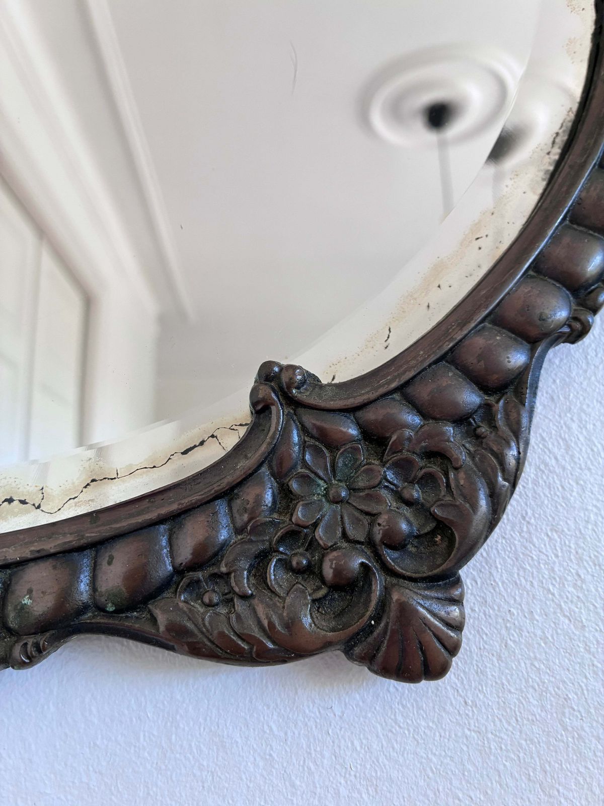 Vintage Italiaanse Baroque Revival Ronde Wandspiegel photo vinterior