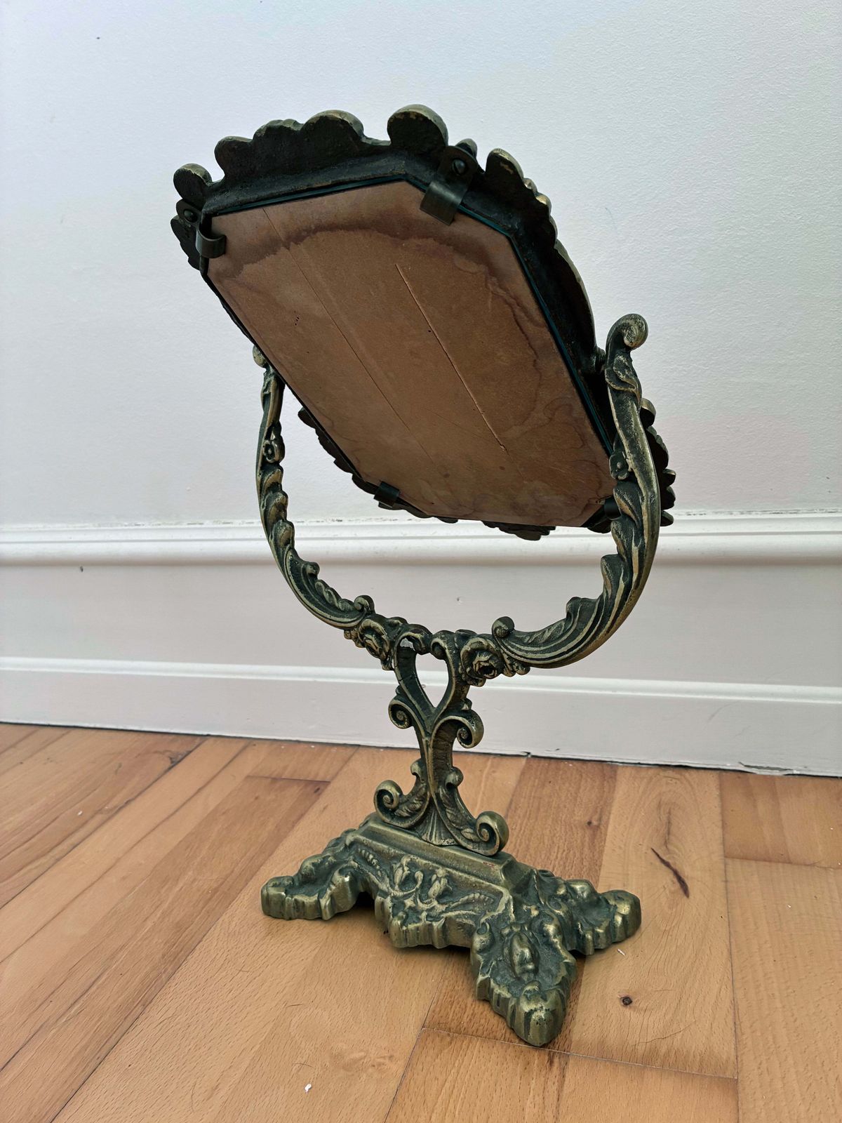 photo for sale Vintage Rococo Revival tafelspiegel in gegoten metaal, midden 20e eeuw
