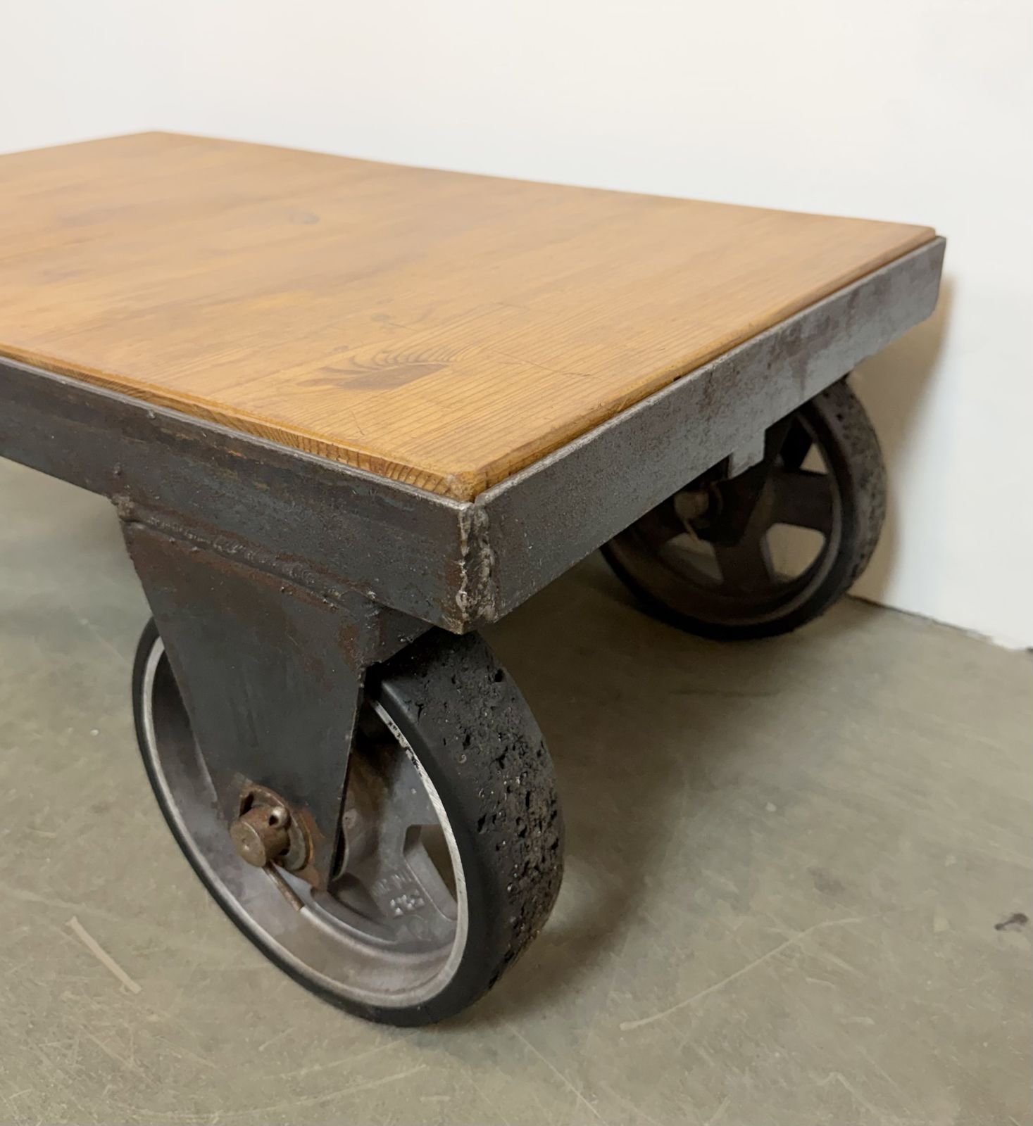 Black Industrial Coffee Table Cart, 1960s photo vinterior