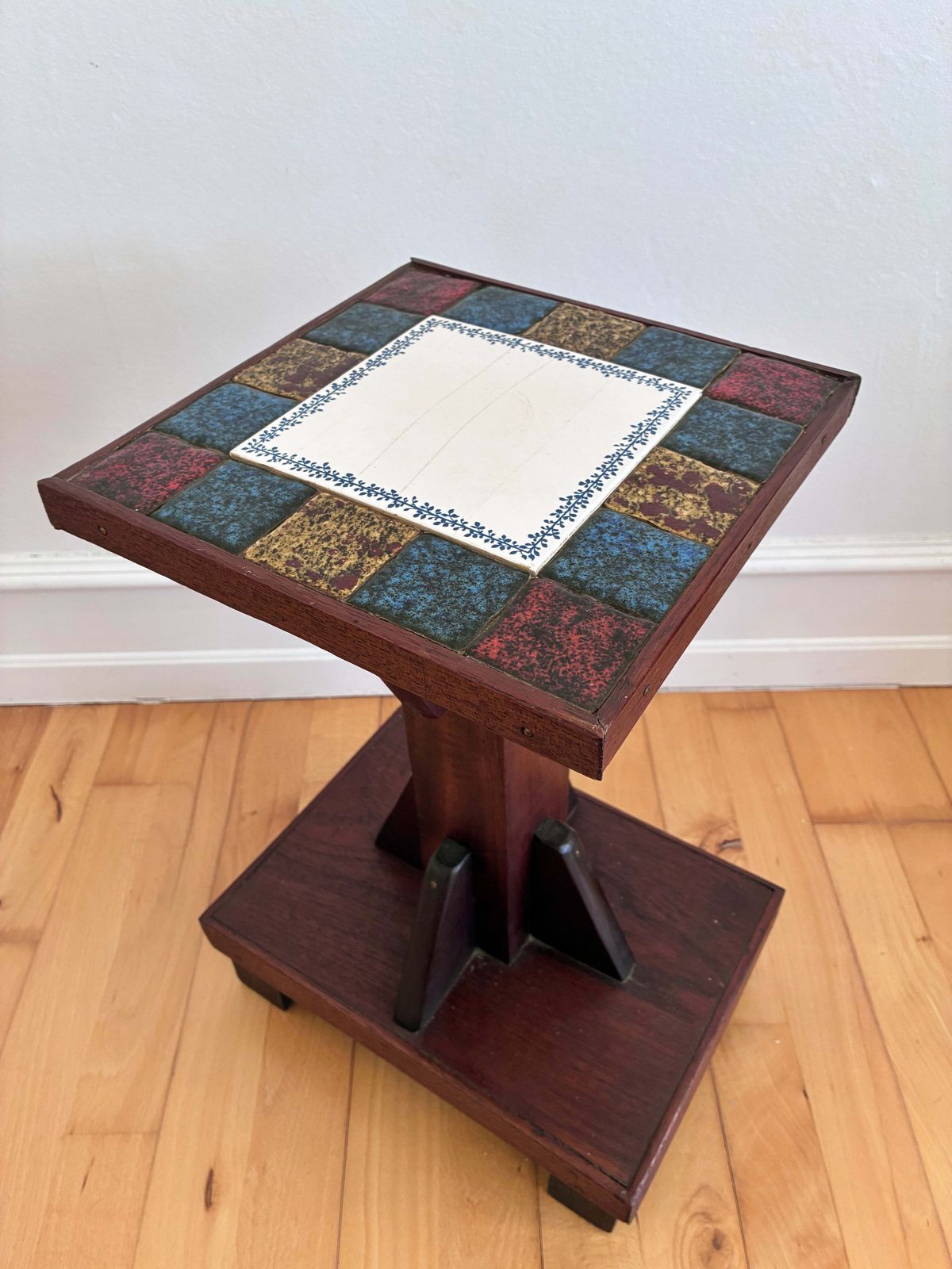 Vintage Arts And Crafts Tile Top Side Table / Plant Stand photo buy