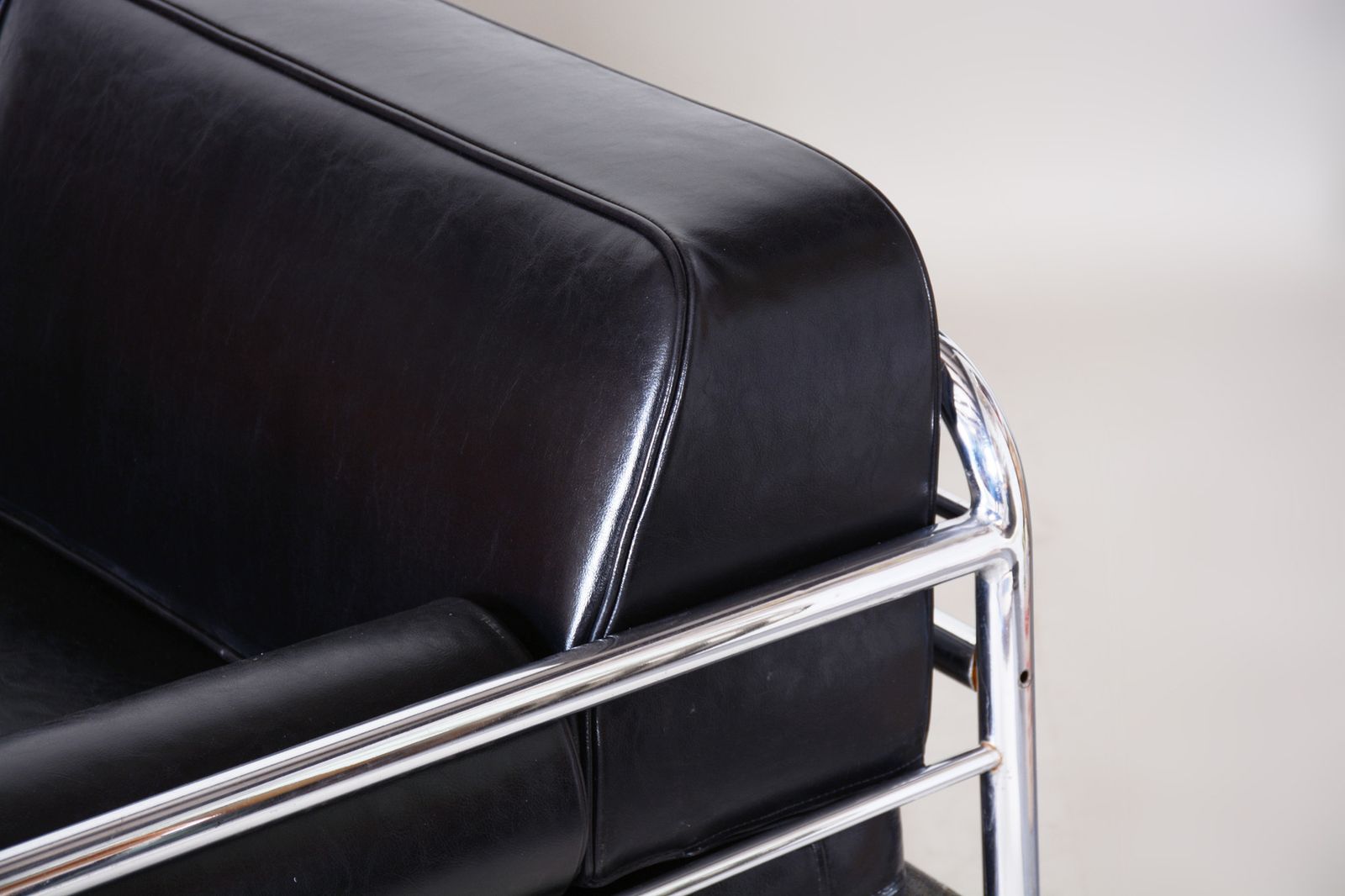 Czech Bauhaus Black Tubular Chrome Sofa By Hynek Gottwald, New Upholstery, 1930s photo 2600.0