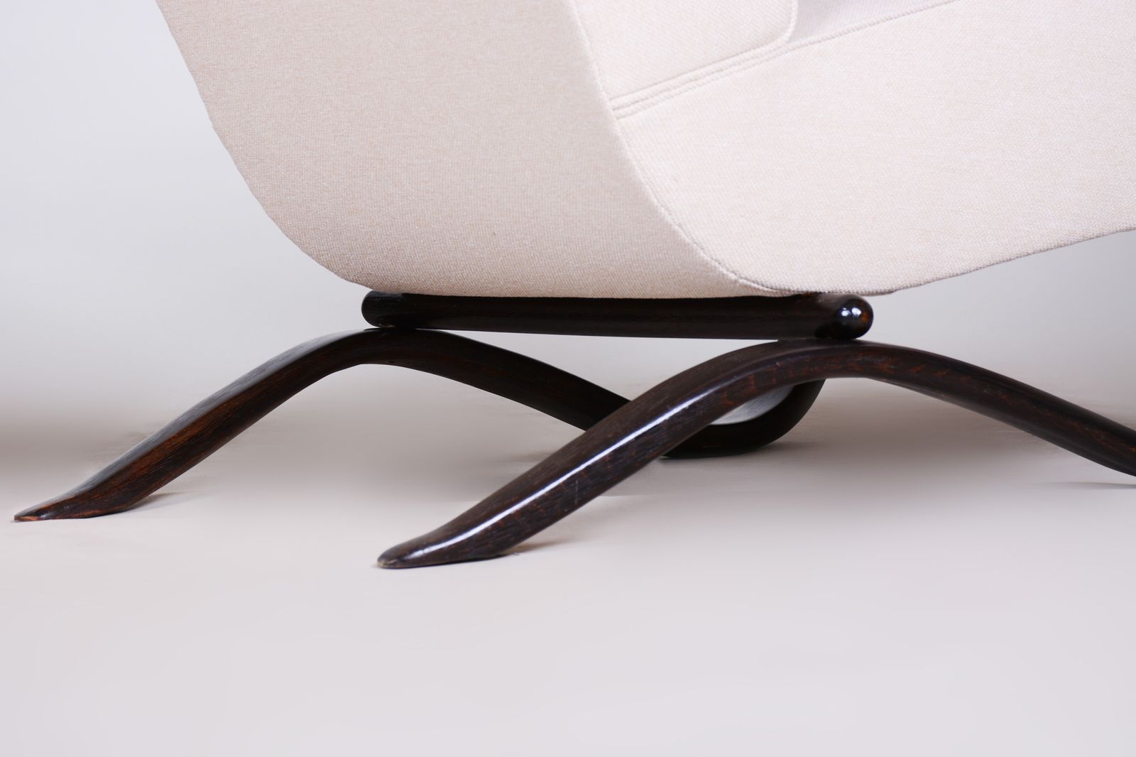 5700.0 Pair Of Art Deco Beech Armchairs H 269 From Czechoslovakia By Jindrich Halabala photo