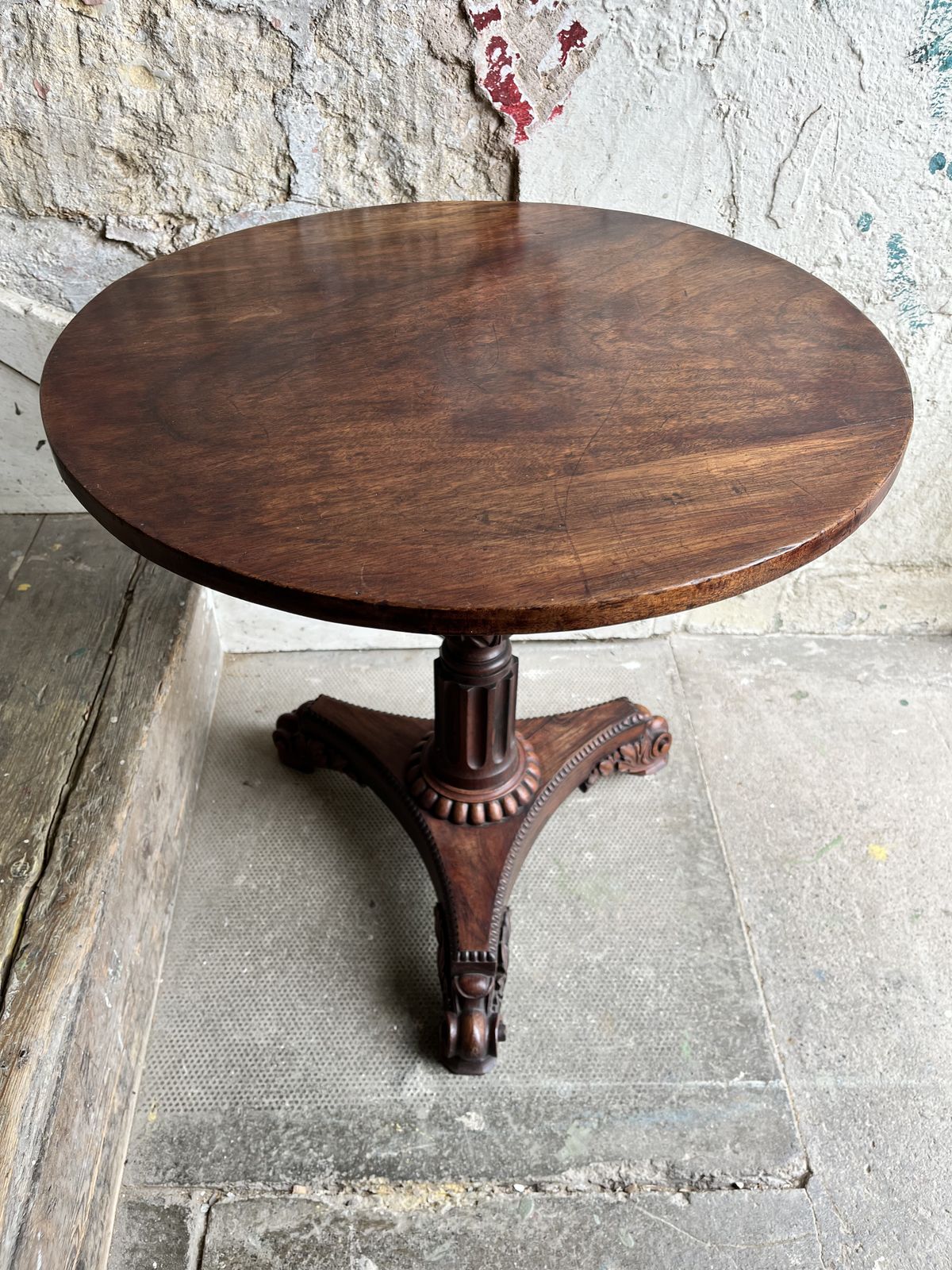An Exceptional Quality Early Victorian Mahogany And Rosewood Circular Occasional Wine Table With Carved Legs