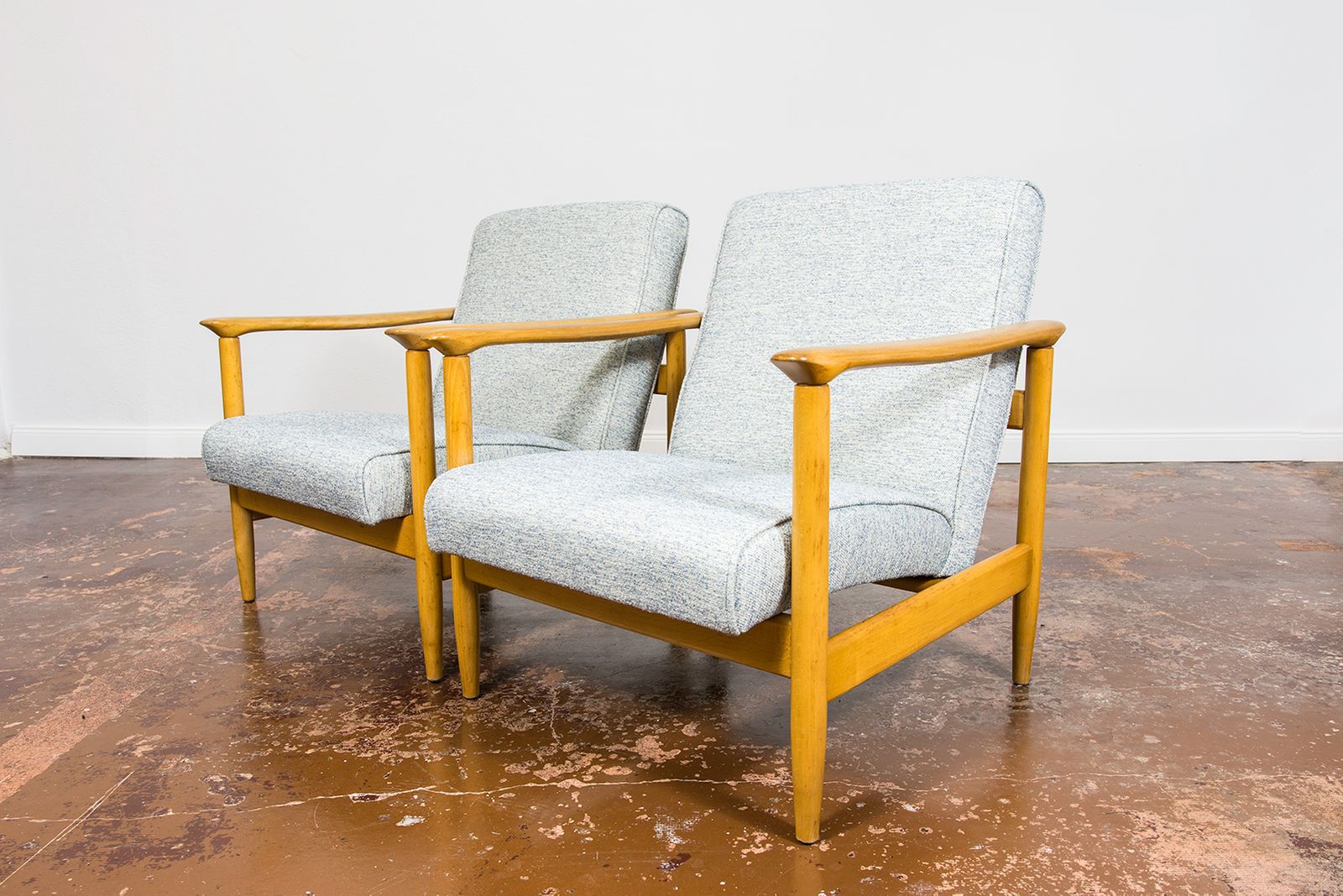 photo buy Vintage Fauteuils Gfm 142 Van Edmund Homa, Gfm, Polen, Ca. Jaren 1960, Set Van 2