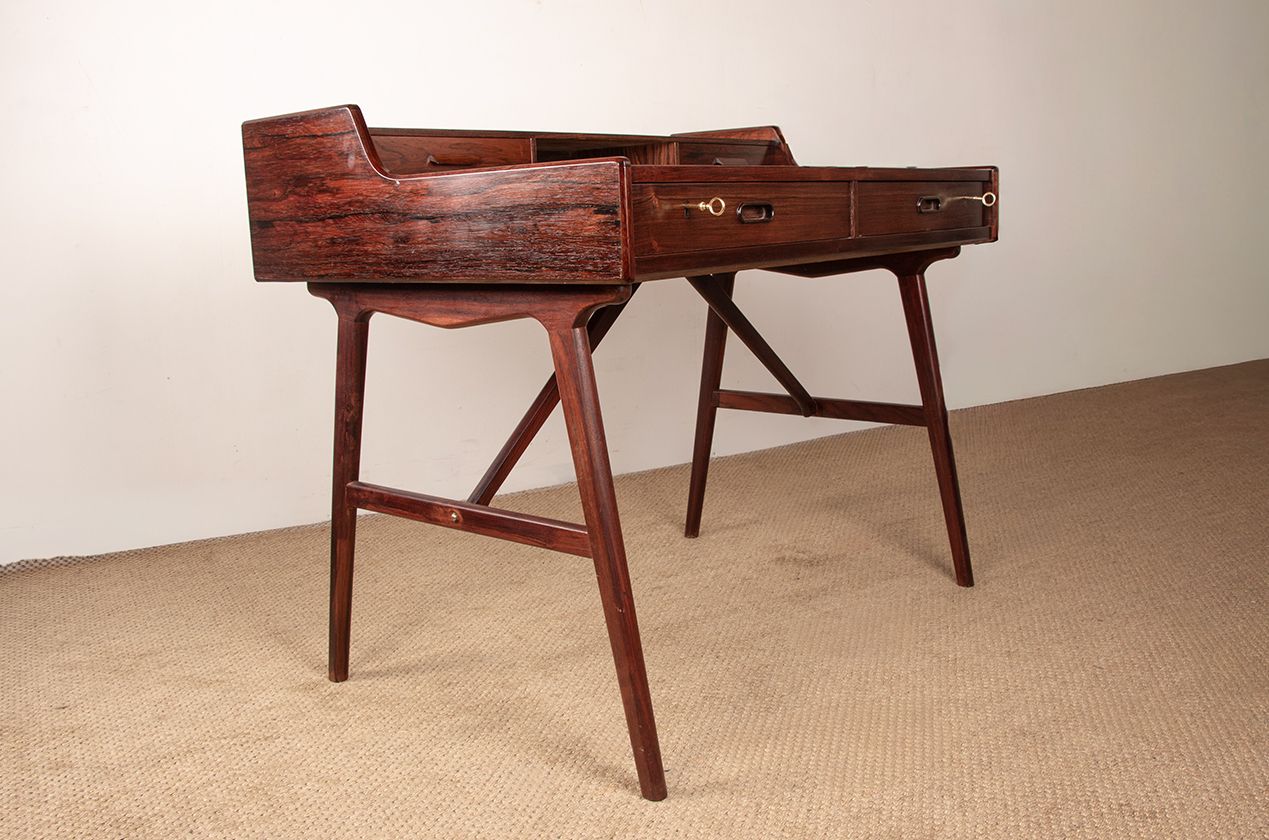 Danish Rosewood Desk, Model 56 By Arne Wahl Iversen For Vinde Mobelfabrik 1960. photo vintage