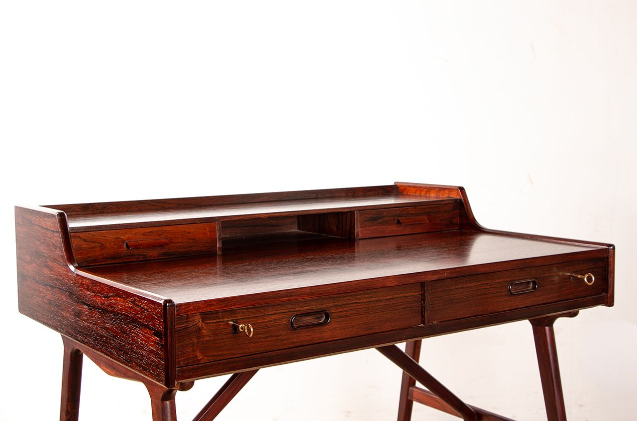 photo vintage Danish Rosewood Desk, Model 56 By Arne Wahl Iversen For Vinde Mobelfabrik 1960.