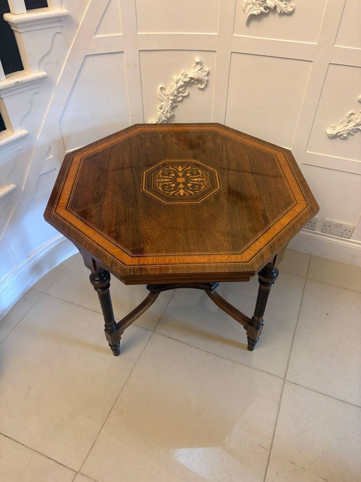 photo furniture Antique 19th Century Rosewood Marquetry Inlaid Octagonal Centre Table