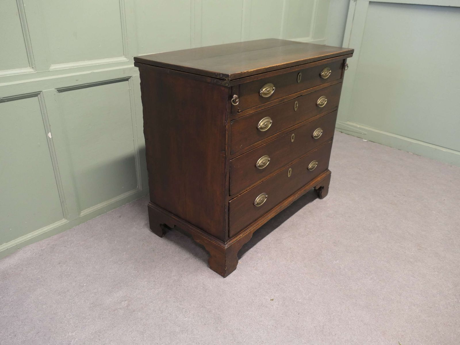 An Attractive Bachelor’s Chest Of Drawers And Supper Table photo 3000.0