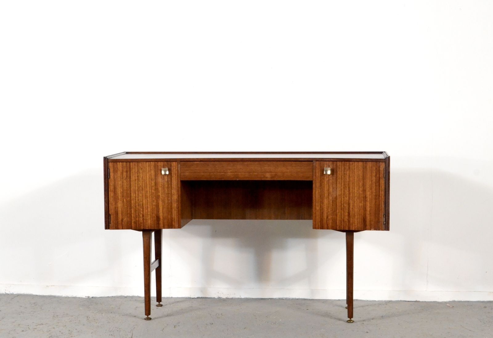 Midcentury Meredew Desk In Walnut And Brass. photo vinterior