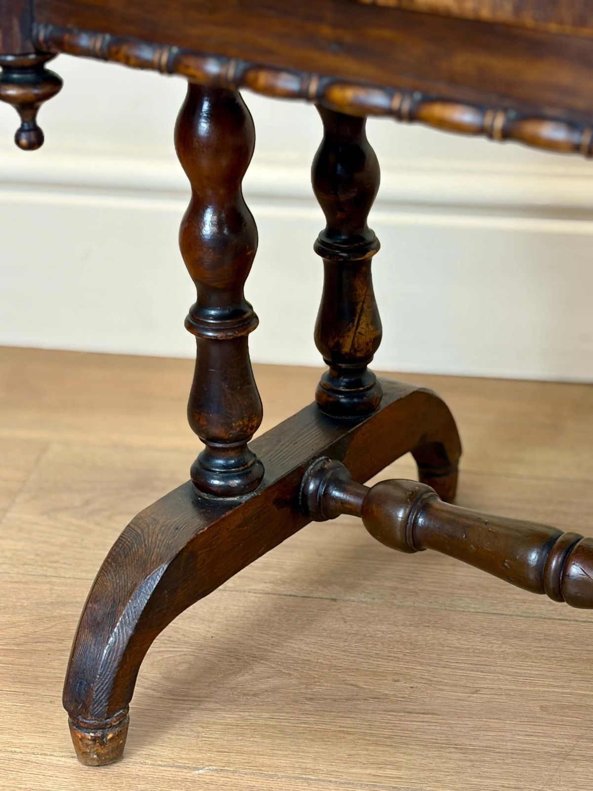 photo furniture Antique Victorian Walnut Parquetry Coffee Table