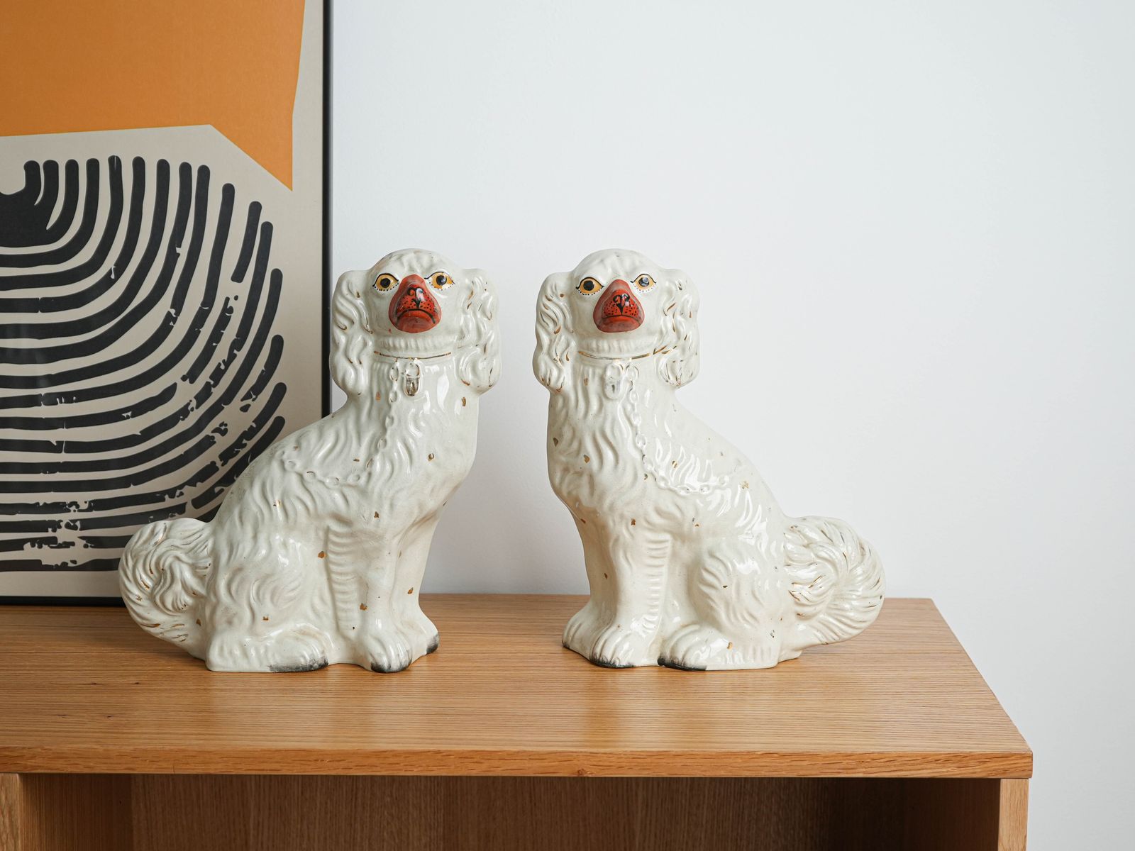 739.0 Keramieken Schoorsteenbeeldjes – Spaniëls, Staffordshire Stijl, Made In England photo