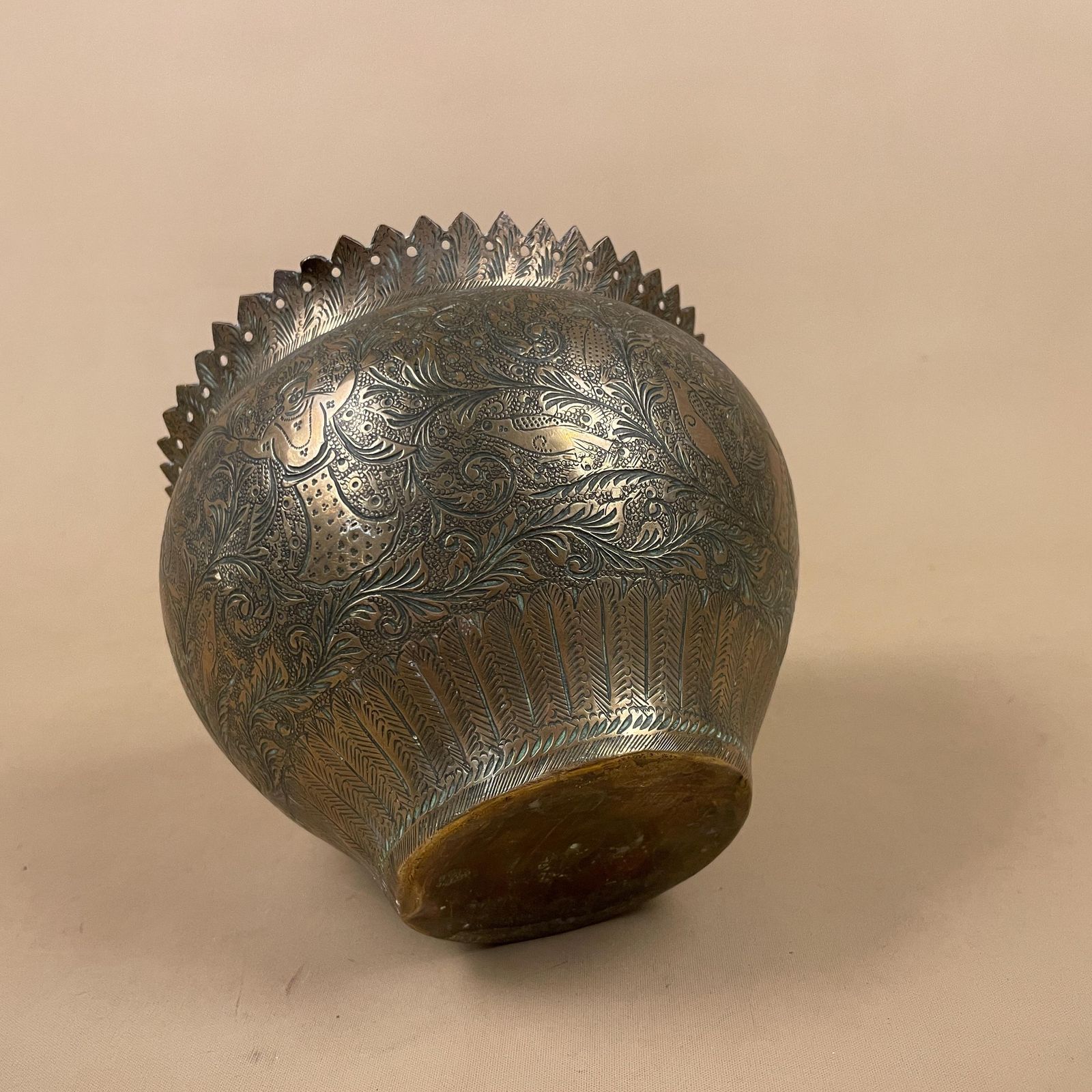 photo furniture Antique Metal Gold Indian Patterned Brass Plant Pot Planter Jardiniere Asian Handmade Engraved Etched Intricate Vintage Urn Decorative India