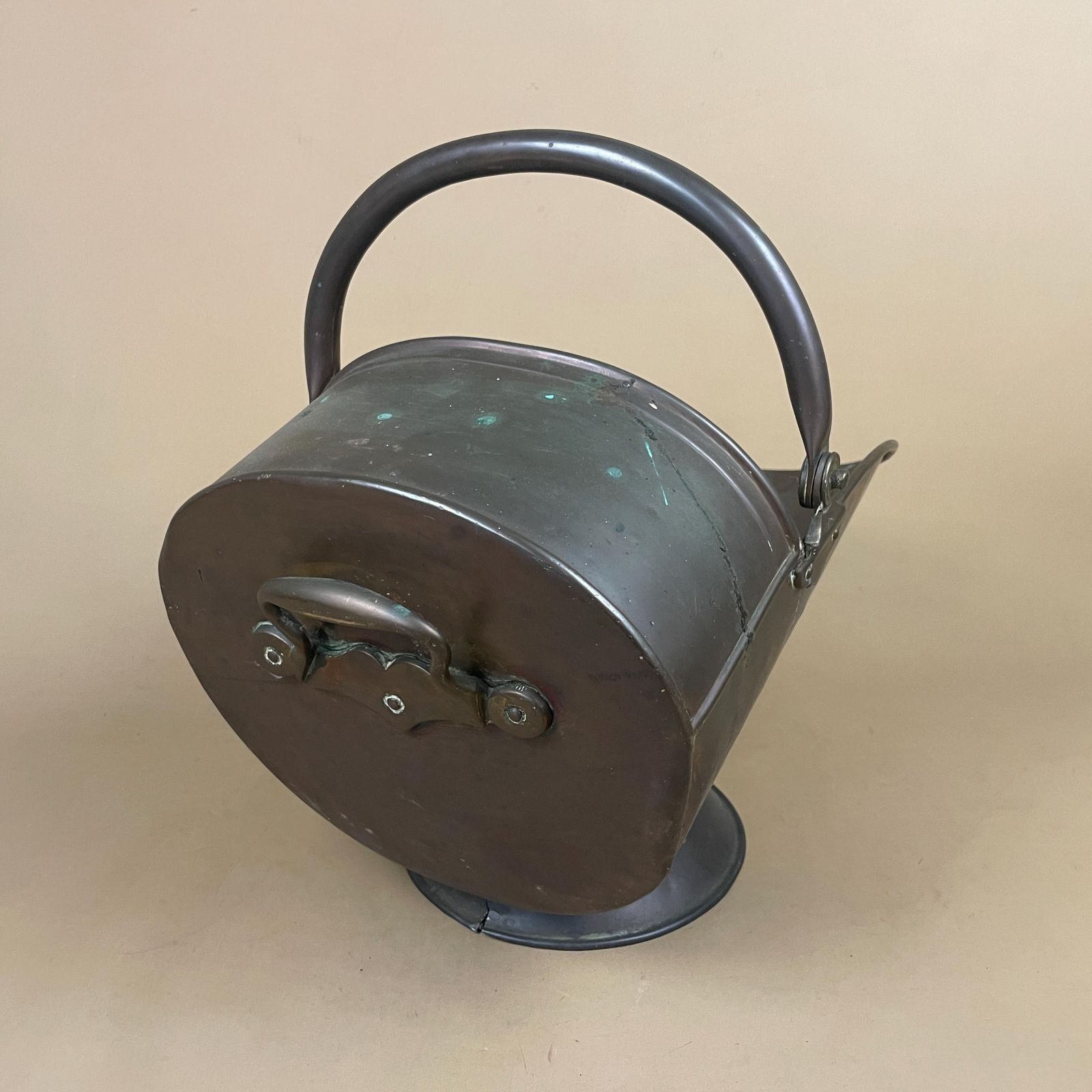 Antique English Metal Copper Coal Bucket Handle Fireside Fire Side Scuttle Copper Helmet Farmhouse Cottage Vintage Fireplace photo 69.0