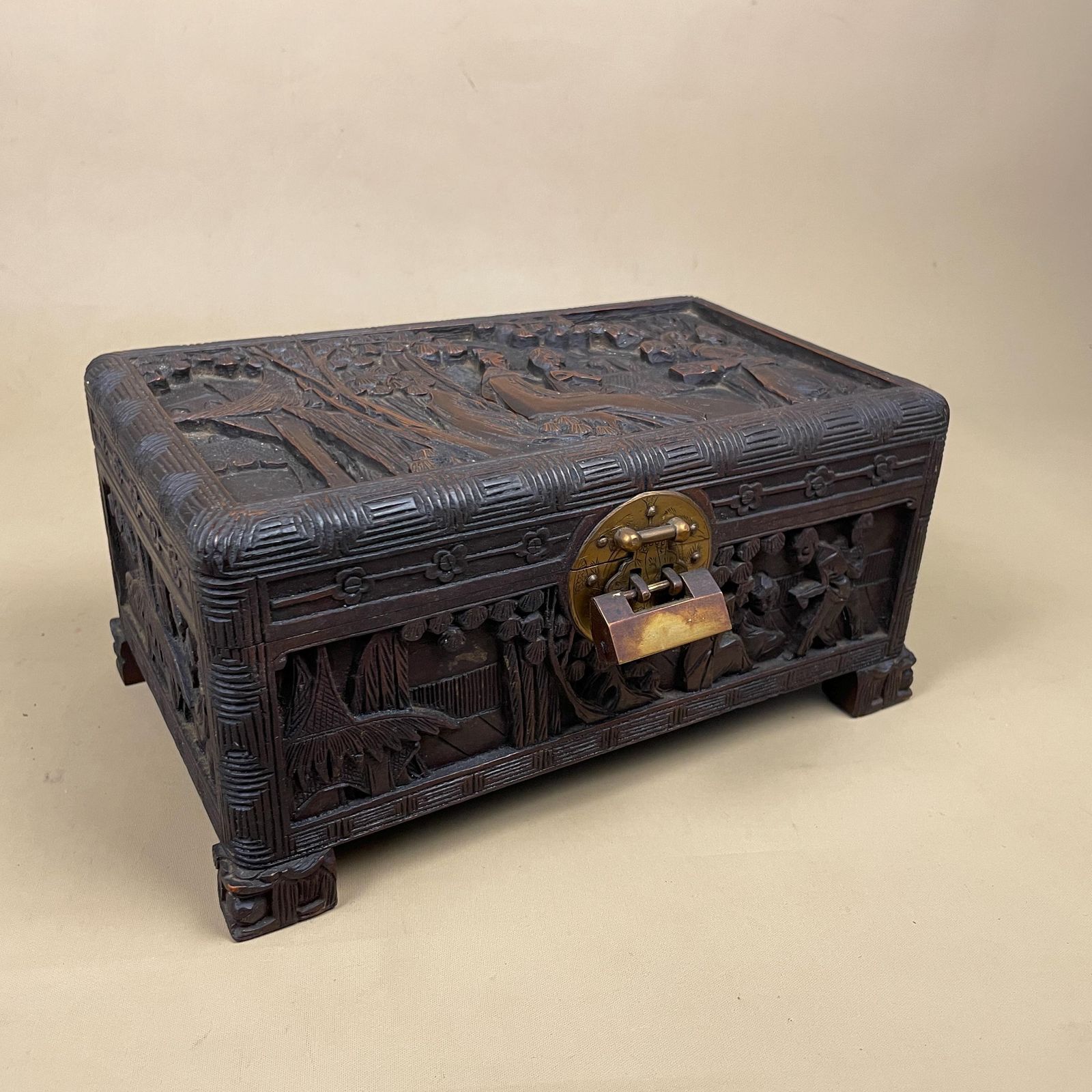 Oriental Wooden Box Trinket Jewellery Storage Keepsake Brown Wood Gold Brass Lock And Key Metal Trims Rectangle Antique Carved Pattern