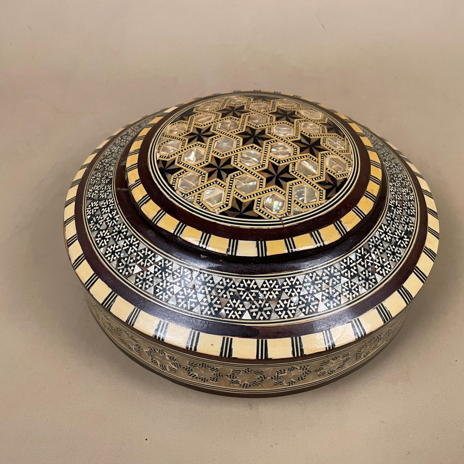 photo for sale Middle Eastern Box Wooden Inlay Mosaic Pattern Trinket Jewellery Round Medium Keepsake Storage Lid Lidded Circle Marquetry Antique