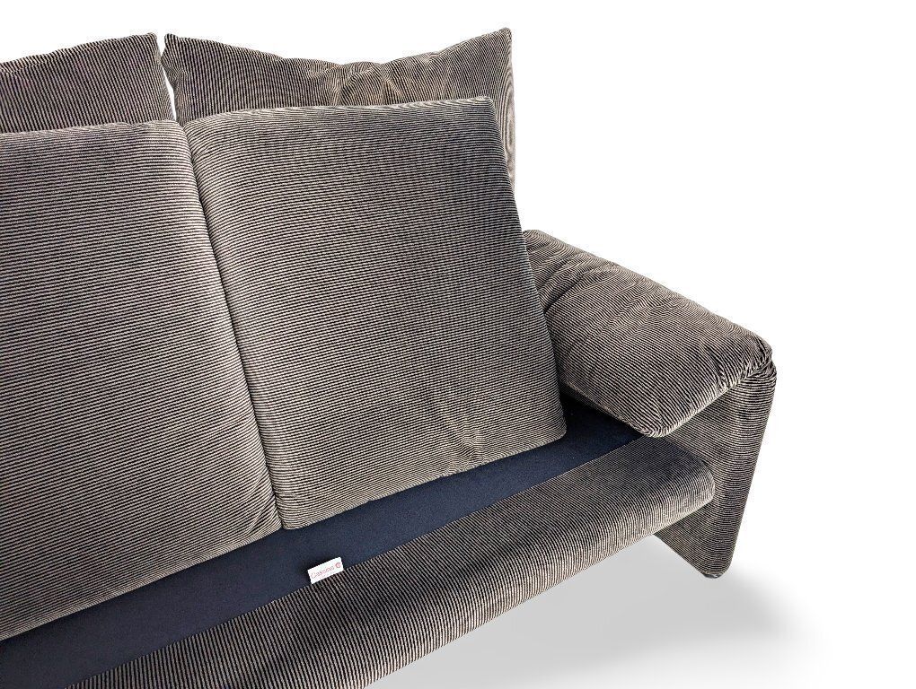 Mobilier Canapé 2 places Cassina Maralunga en velours côtelé gris, par Vico Magistretti photo