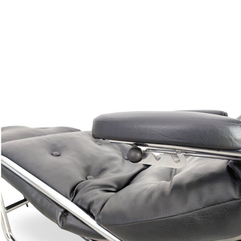 photo furniture Fauteuil à bascule Lama Design en cuir noir, Bauhaus