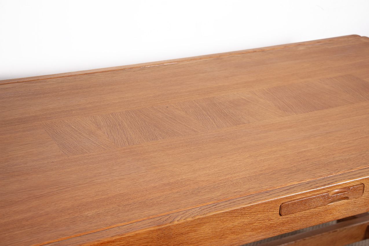 Grande table à manger extensible, 320 cm, en chêne, par Guillerme et Chambron pour Votre Maison, 1960. photo Mobilier