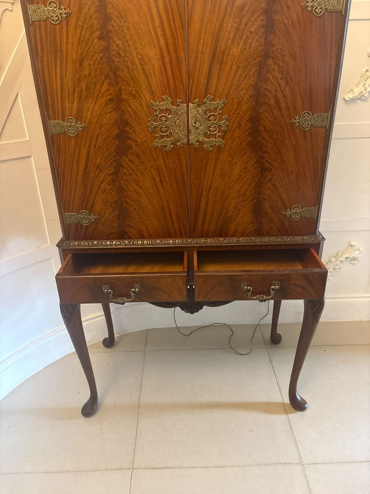 Antique Figured Mahogany Illuminated Cocktail Drinks Cabinet On Stand photo 3445.0