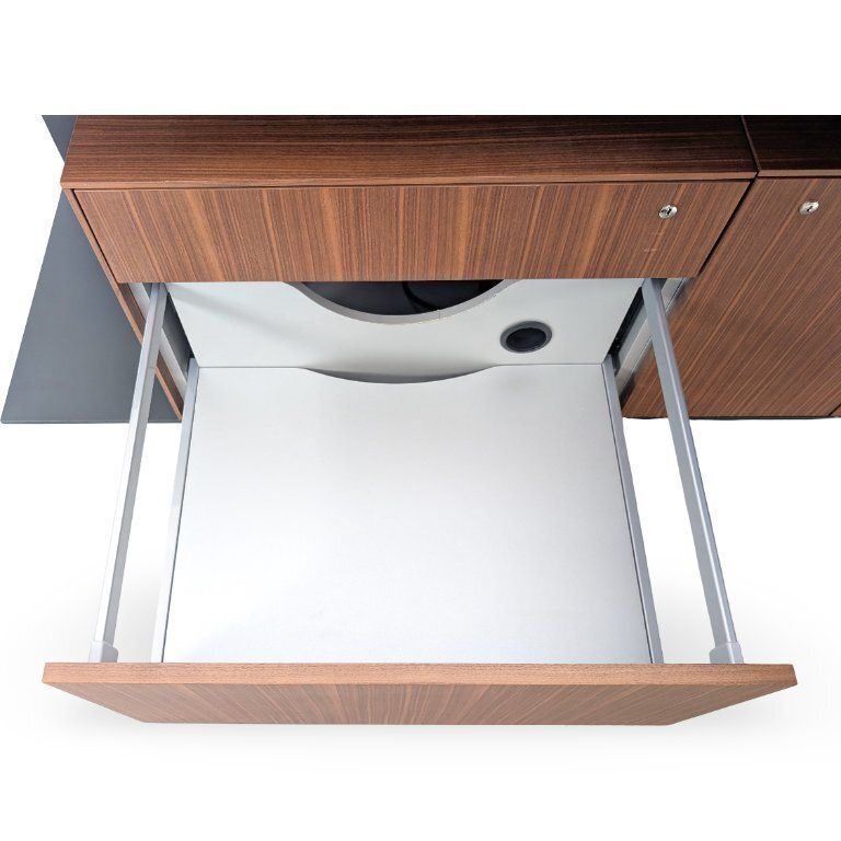 photo furniture Bureau Walter Knoll Keypiece Design Desk en noyer, par Eoos