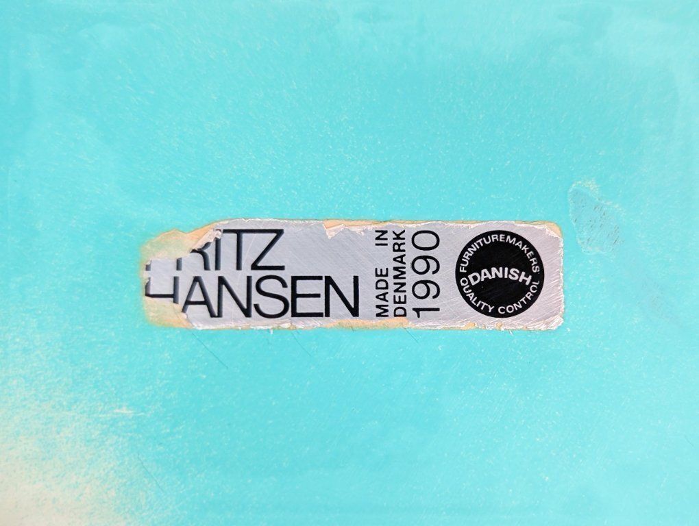 photo for sale Chaise Fritz Hansen Series 7 turquoise 3107, par Arne Jacobsen