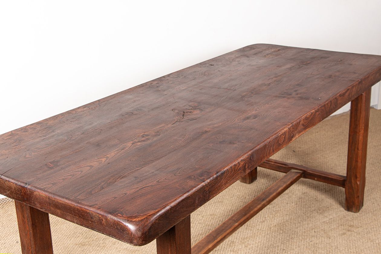 3000.0 Grande table à manger brutaliste en orme massif, dans le style de Olavi Hanninen, 1960. photo