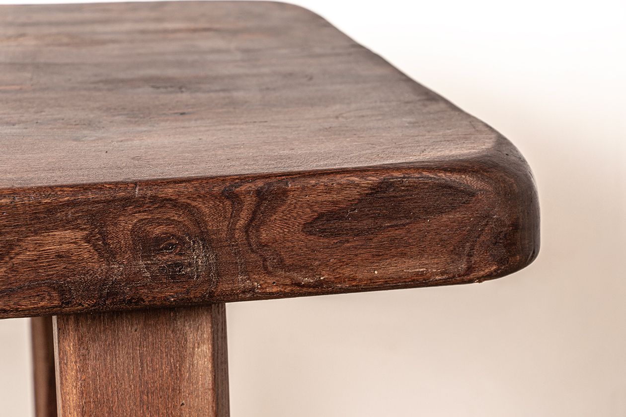 photo buy Grande table à manger brutaliste en orme massif, dans le style de Olavi Hanninen, 1960.