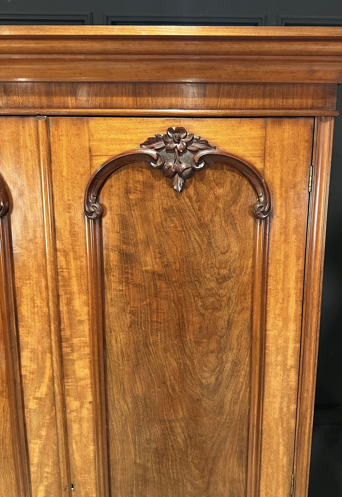 Victorian Mahogany Double Wardrobe photo vinterior