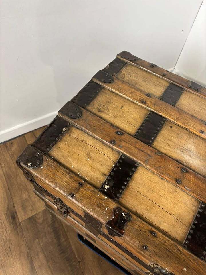photo vinterior Victorian Domed Steamer Trunk, 1800s