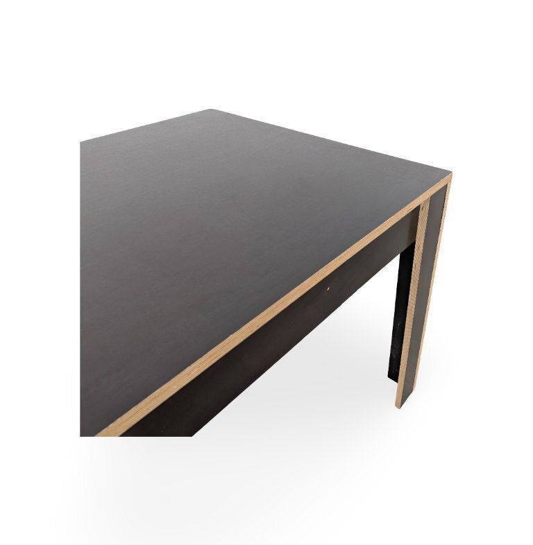 Table à manger design en plaques de sérigraphie, réalisée sur mesure par un menuisier photo buy