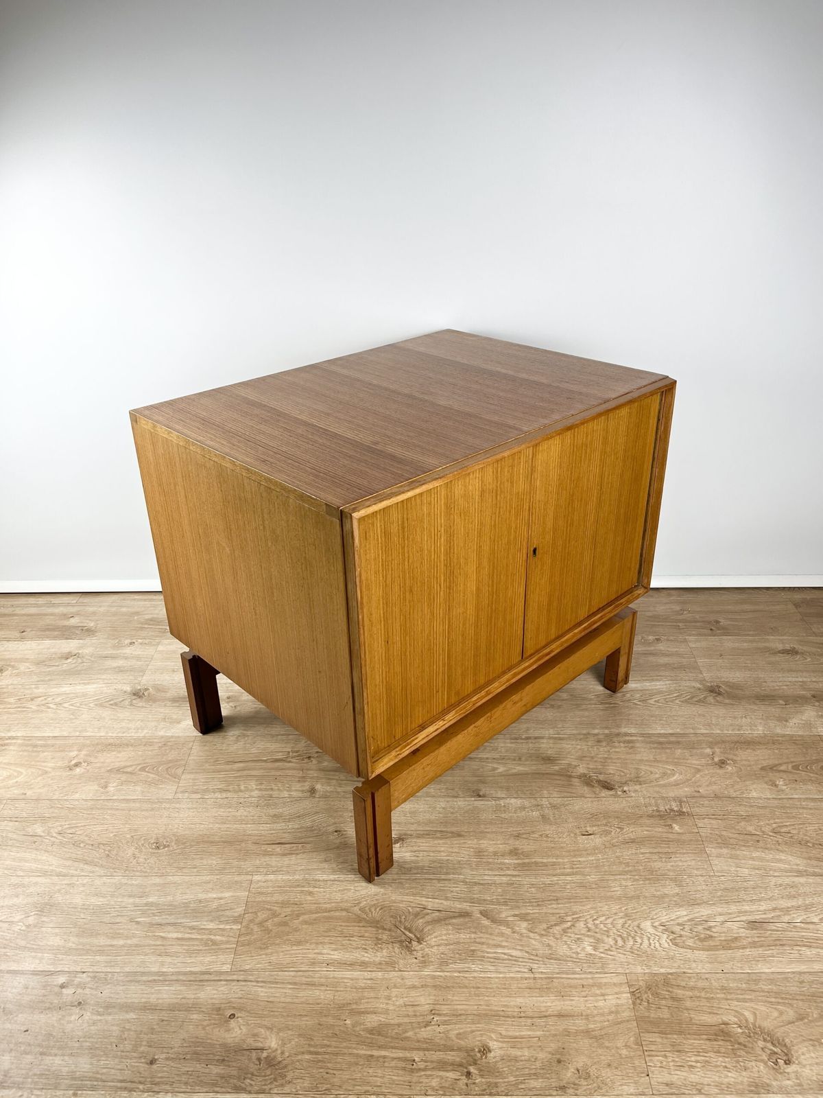 photo vinterior Unusual Mid Century Record Cabinet, British 1960s