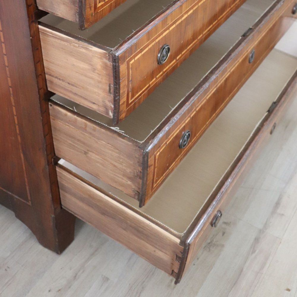 photo vinterior Antique 18th Century Walnut Chest Of Drawers